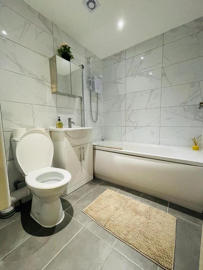 Lovely 2 Bedroom Serviced Apartment In لندن المظهر الخارجي الصورة