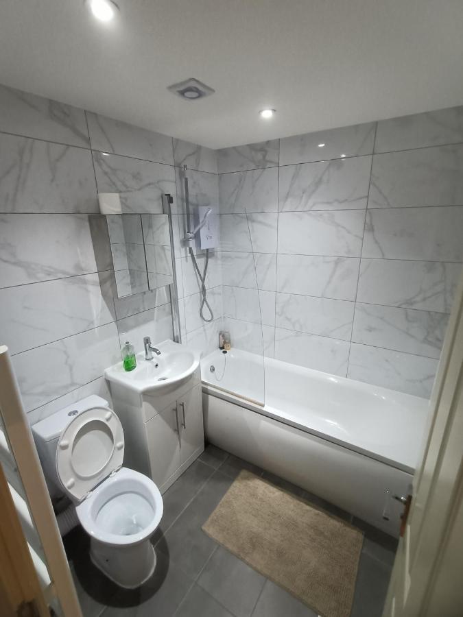 Lovely 2 Bedroom Serviced Apartment In لندن المظهر الخارجي الصورة
